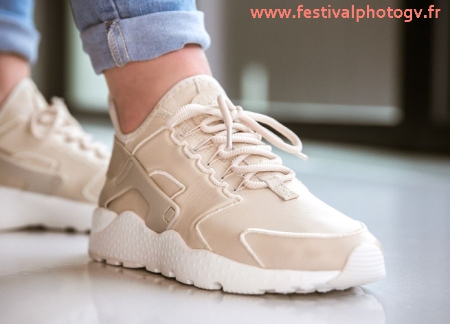 nike huarache beige femme